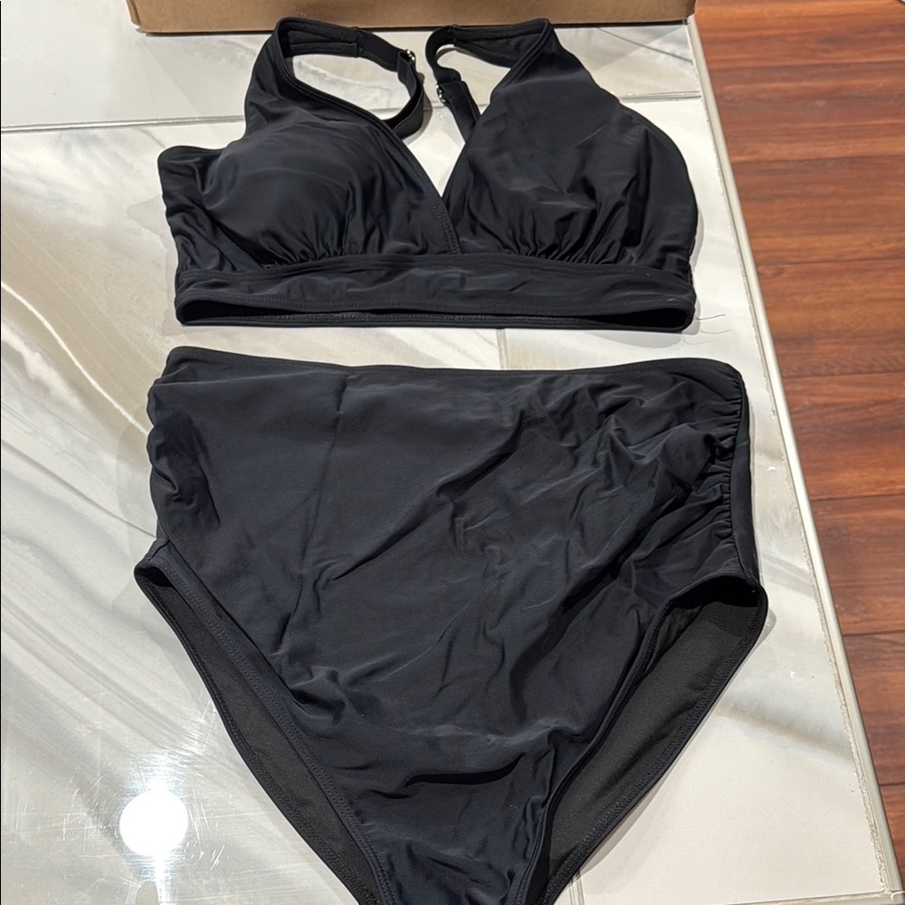 Super Flattering Maternity Swim Set